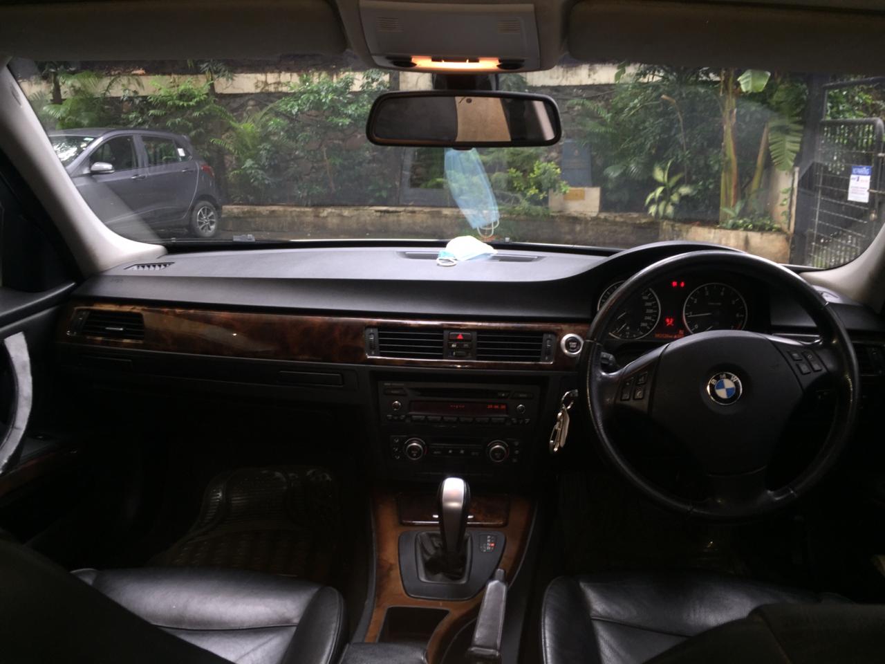 2007 BMW 320i - Image 4