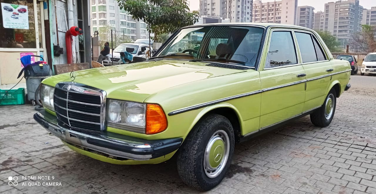 1981 Mercedes 200D - Image 3